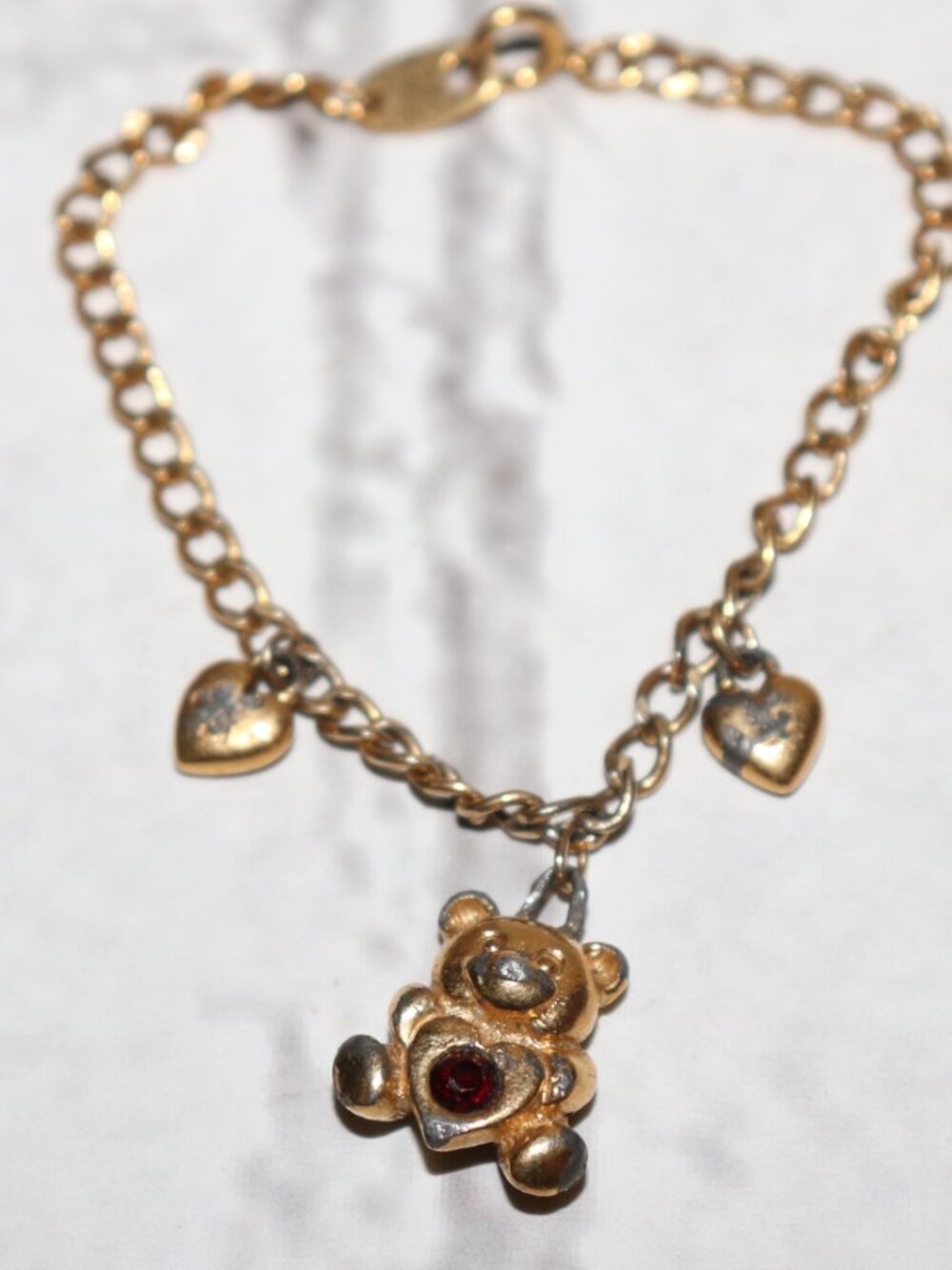 🐻 Vintage AVON Gold‑Tone Bear & Garnet Charm Bracelet · 6" ·